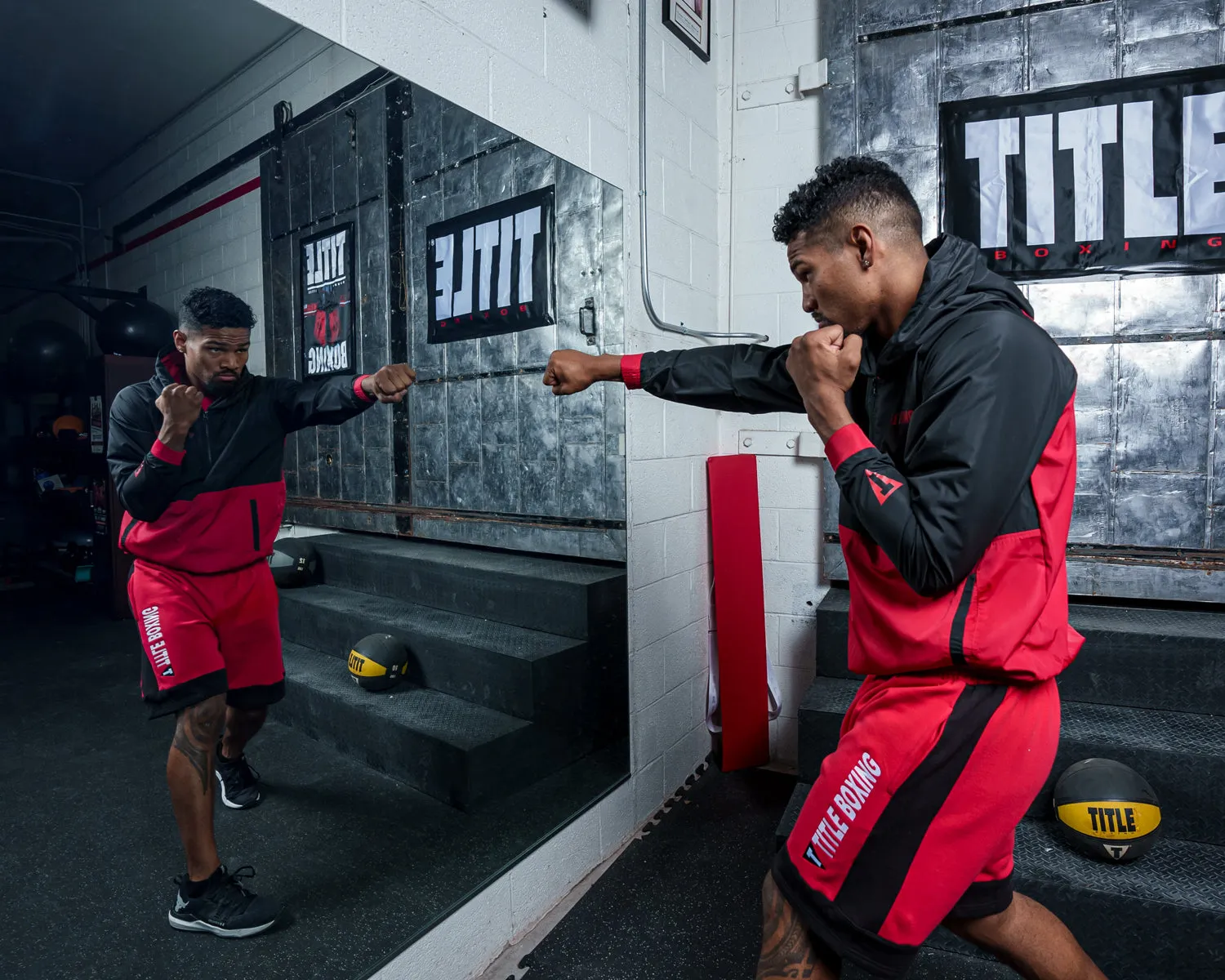TITLE Boxing Two Tone Wind Jacket